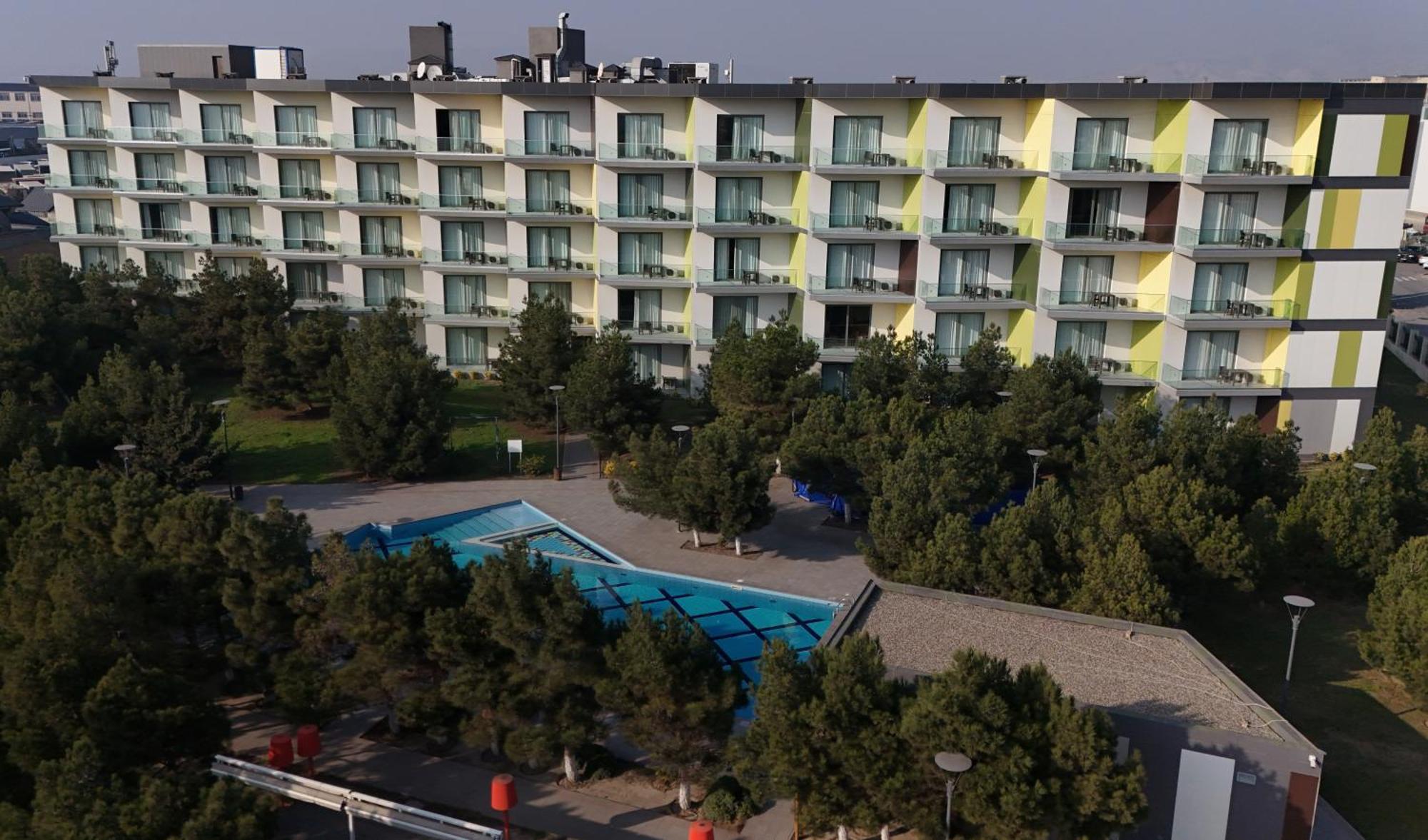 Homebridge Hotel Apartments Baku Exterior photo